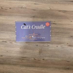 Vintage Klutz Cat's Cradle Book With Several Games/ String Figures Hours of Fun